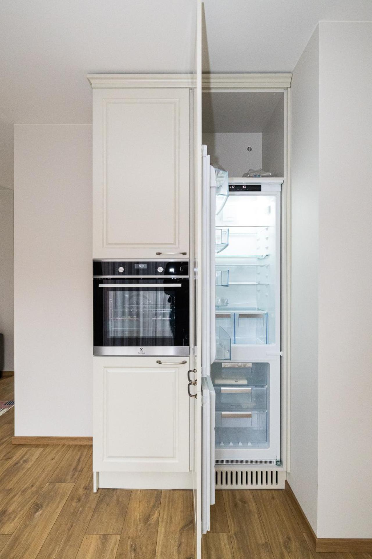 Apartment Newly Built With Parking, By Cohost *