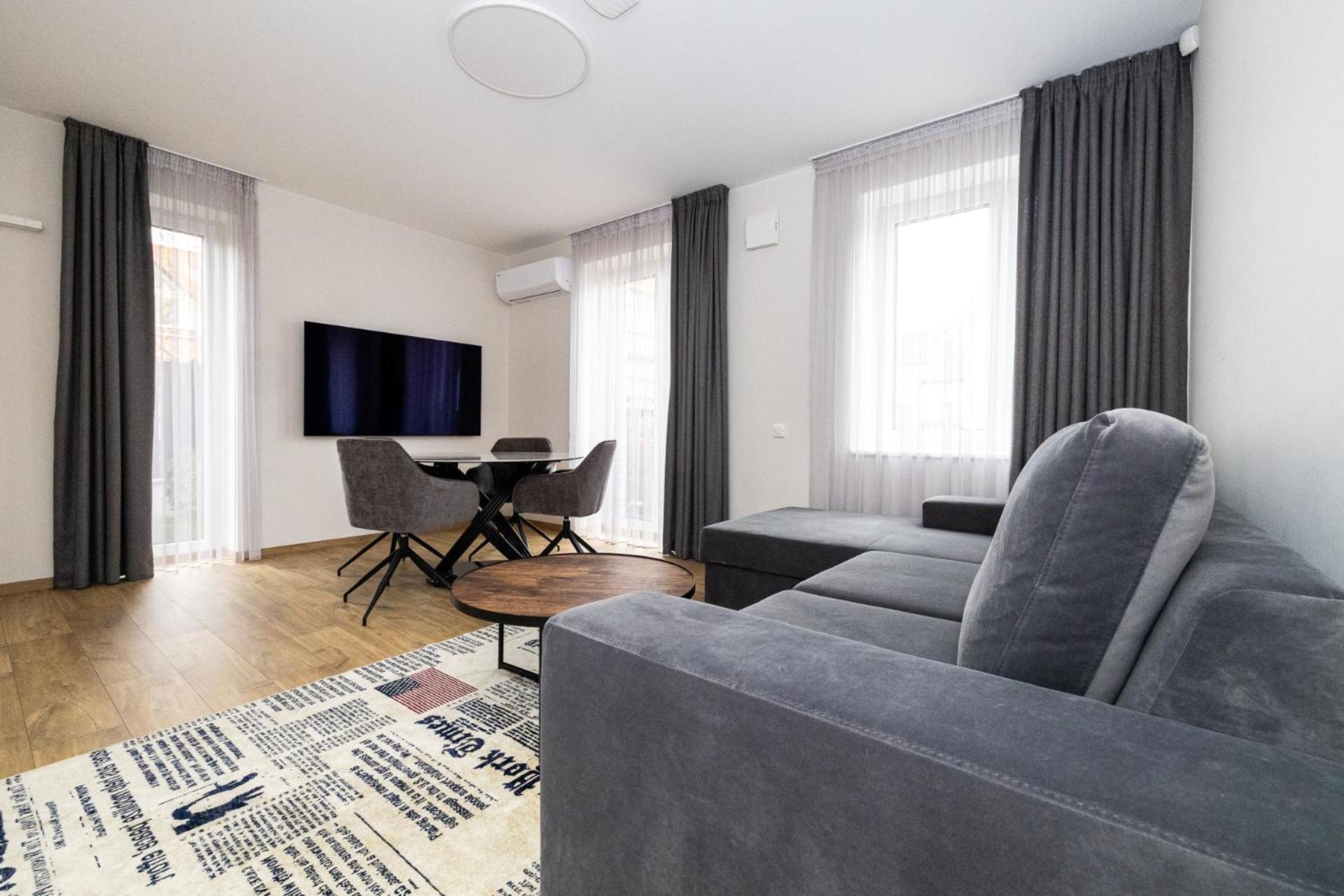 Newly Built With Parking, By Cohost Apartment