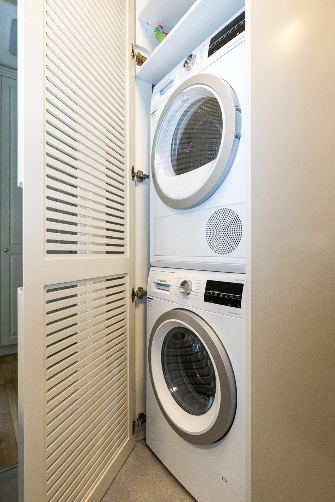 Apartment Newly Built With Parking, By Cohost *