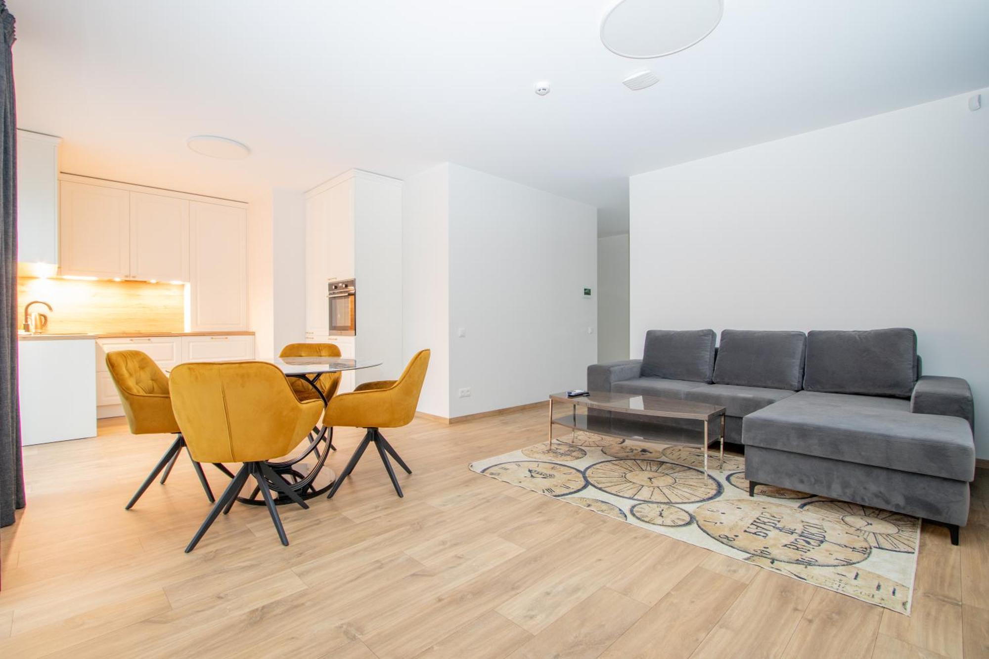 Newly Built With Parking, By Cohost *