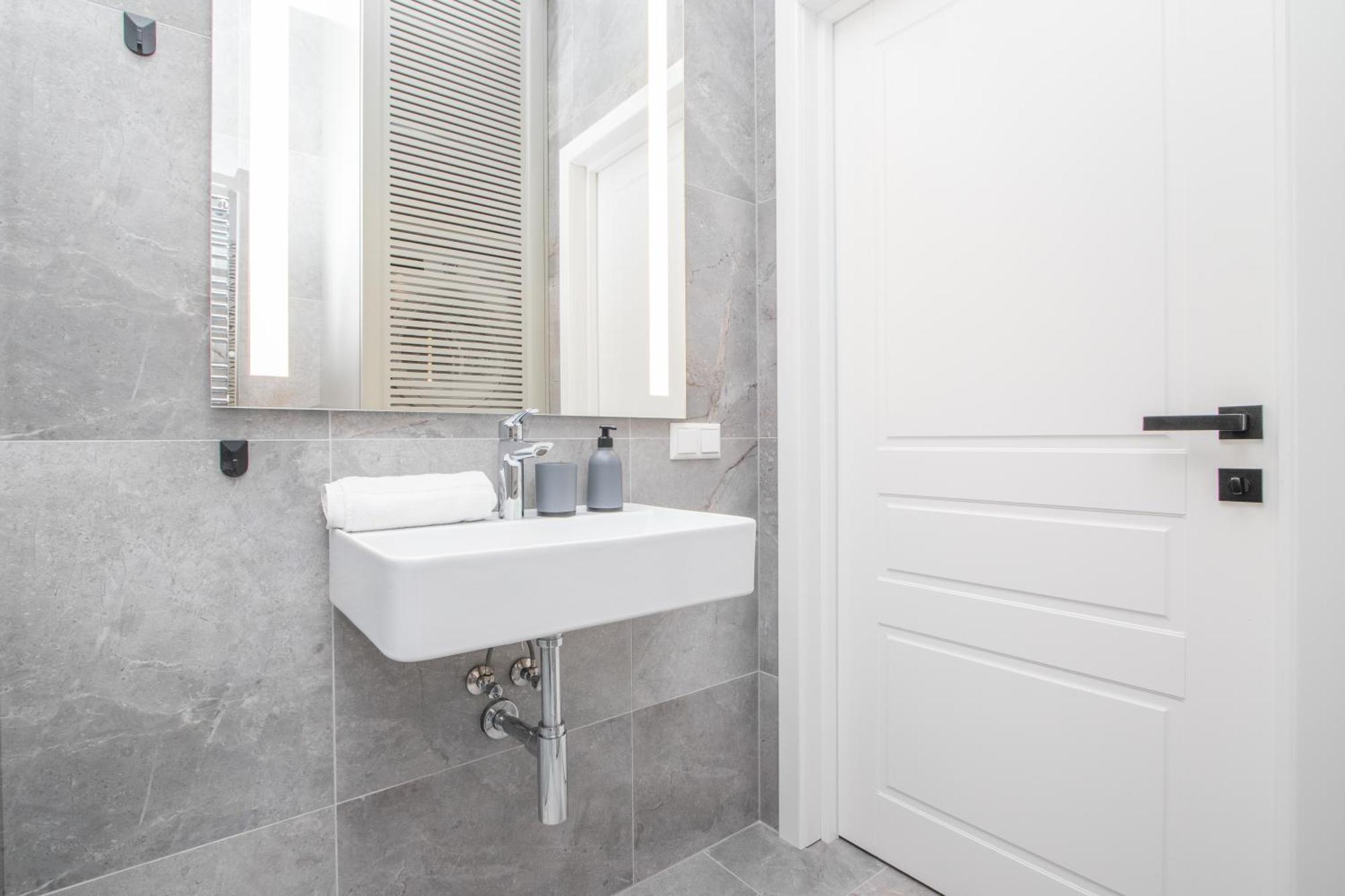 Newly Built With Parking, By Cohost Apartment Klaipeda