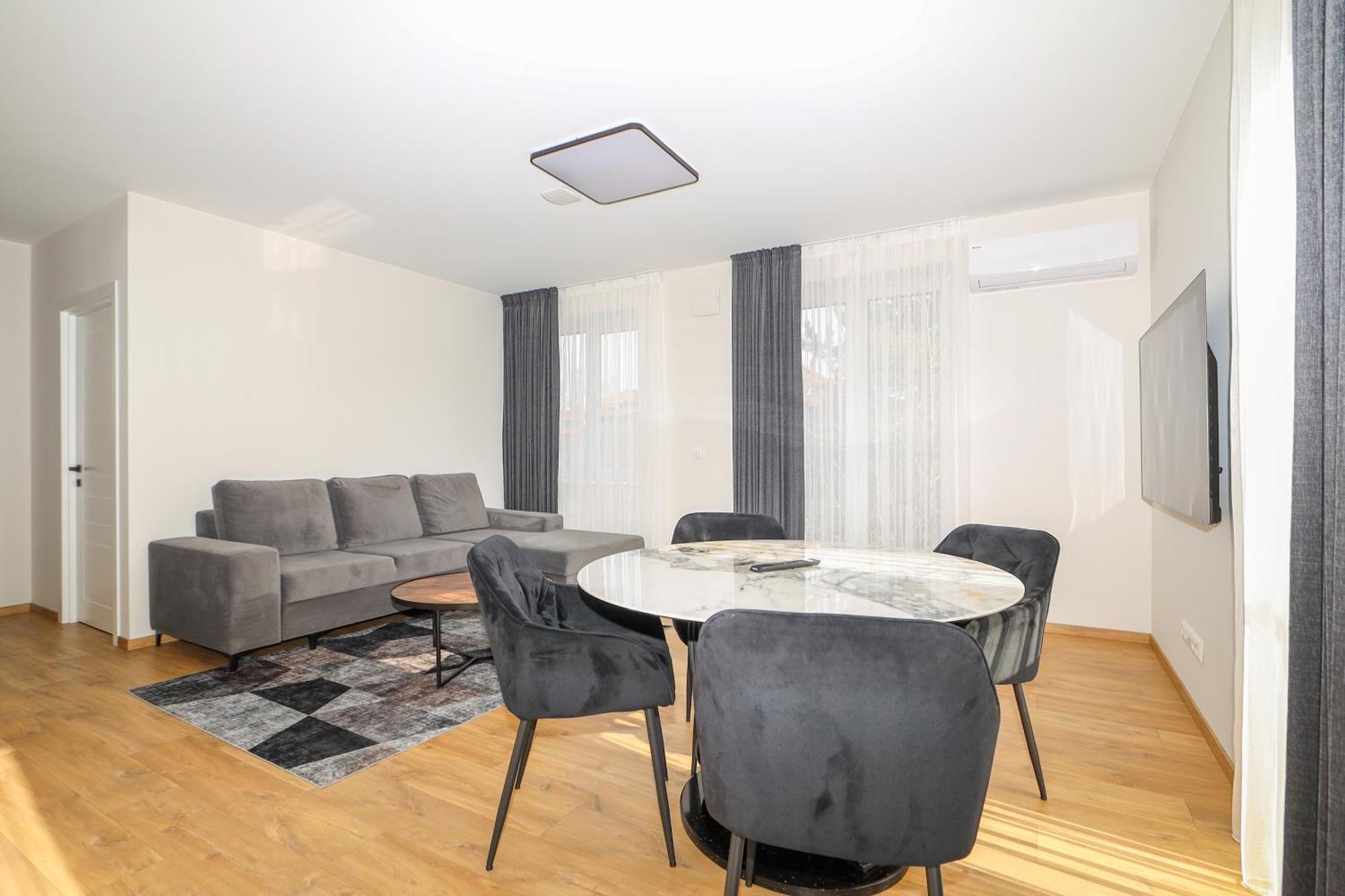 Apartment Newly Built With Parking, By Cohost Klaipeda